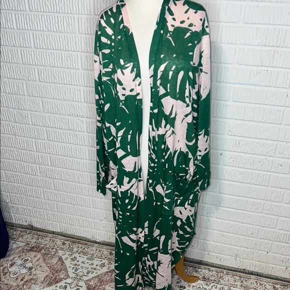 G By Giuliana Pink Leaf Print Cardigan - Picture 1 of 4